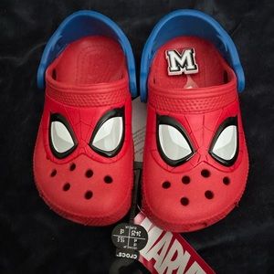 Crocs x Marvel size c8 (little kids/toddler). Spiderman shoes and letters.